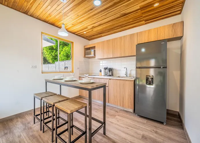 Apartment Walk To Del & Restaurants: 2 Condos!